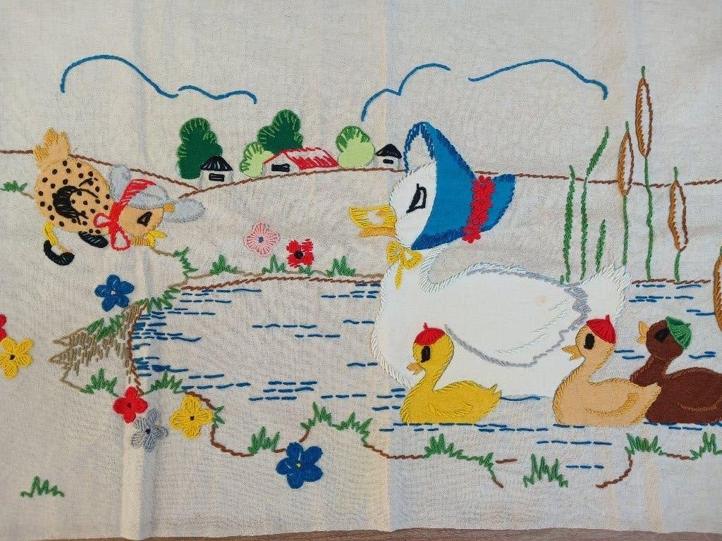 Vintage geborduurd wandkleed babykamer, Ophalen of Verzenden, Gebruikt, Handgemaakt