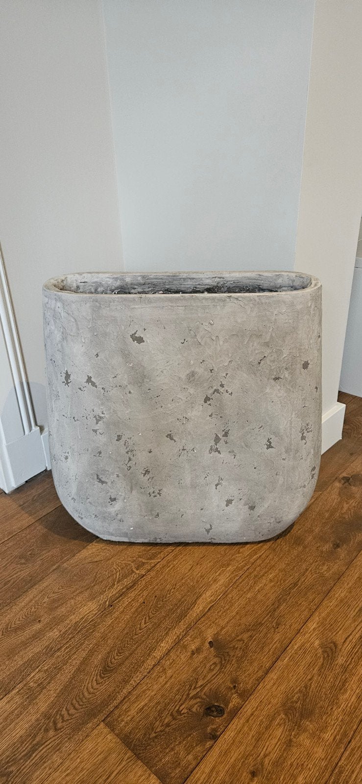 Grote betonnen plantenbak, Ophalen, Gebruikt, Binnen, Beton
