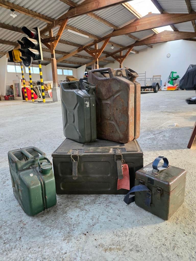 Set Militair/Legerkisten & Jerrycans – Vintage/Industrieel, Verzamelen, Militaria | Algemeen, Ophalen