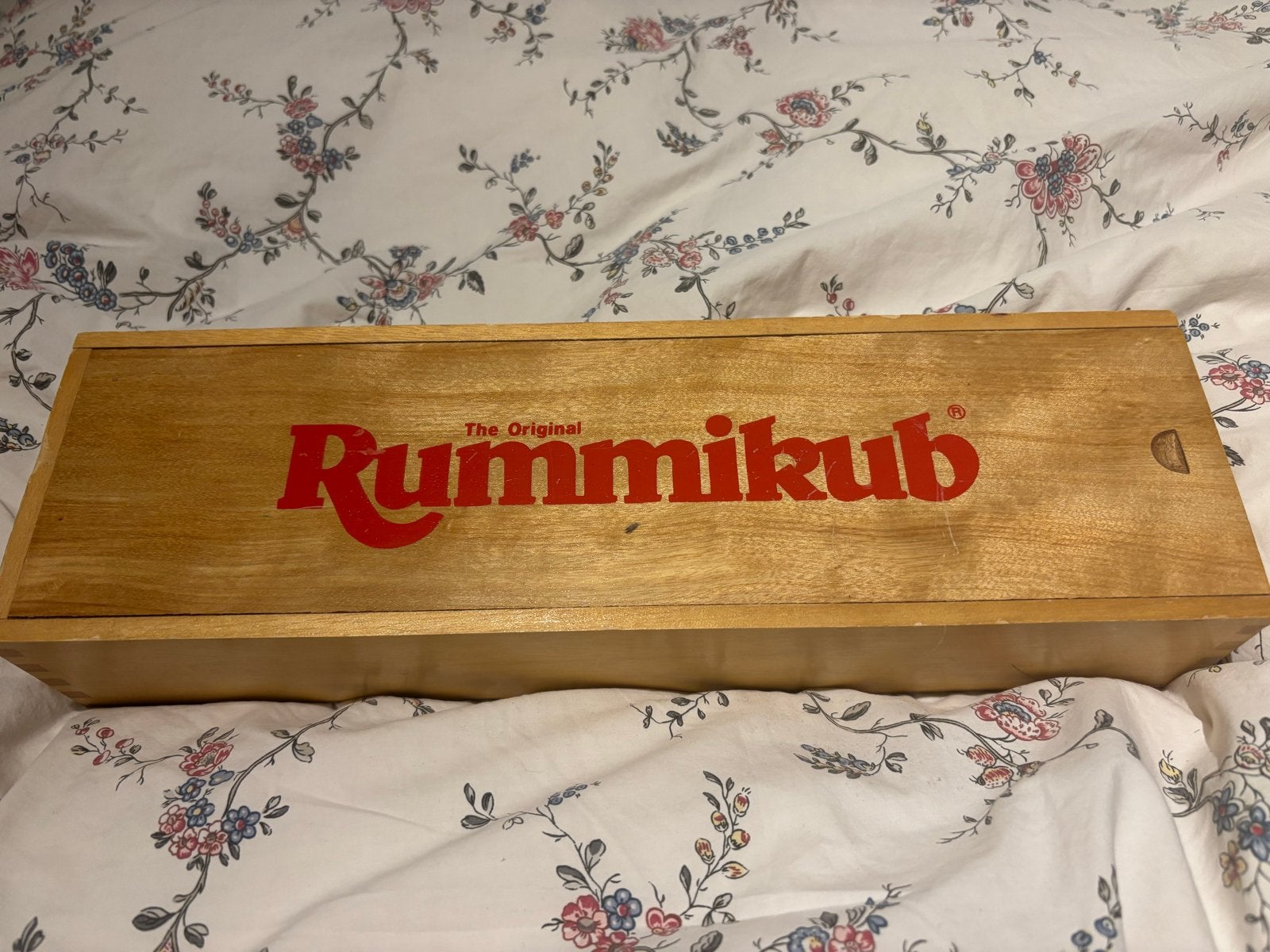 Rummikub in houten kist - Het originele spel, Drie of vier spelers, Ophalen of Verzenden, Gebruikt