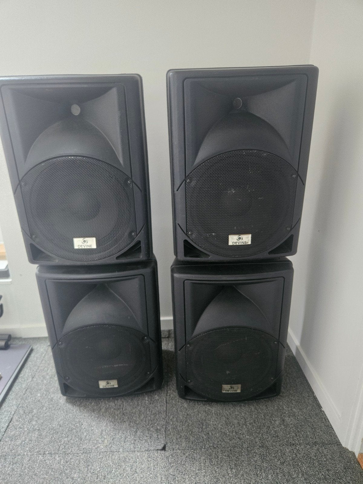 Devine Artis 10A actieve en passieve luidsprekers - 4 stuks, Gebruikt, Inclusief kabels, Speakerset, Ophalen