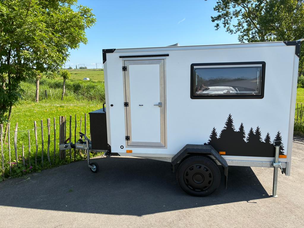 Te koop mini caravan, Caravans en Kamperen, Particulier, 500 - 750 kg, Koelkast