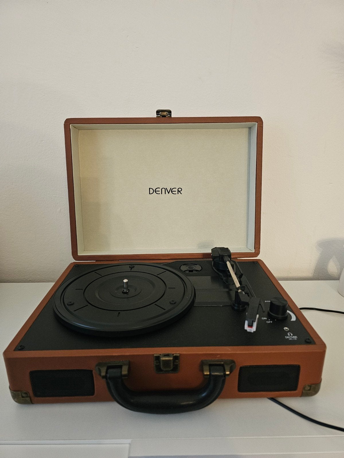 Denver Draagbare Platenspeler - Vintage Koffer Design, Audio, Tv en Foto, Platenspelers, Ophalen of Verzenden, Zo goed als nieuw
