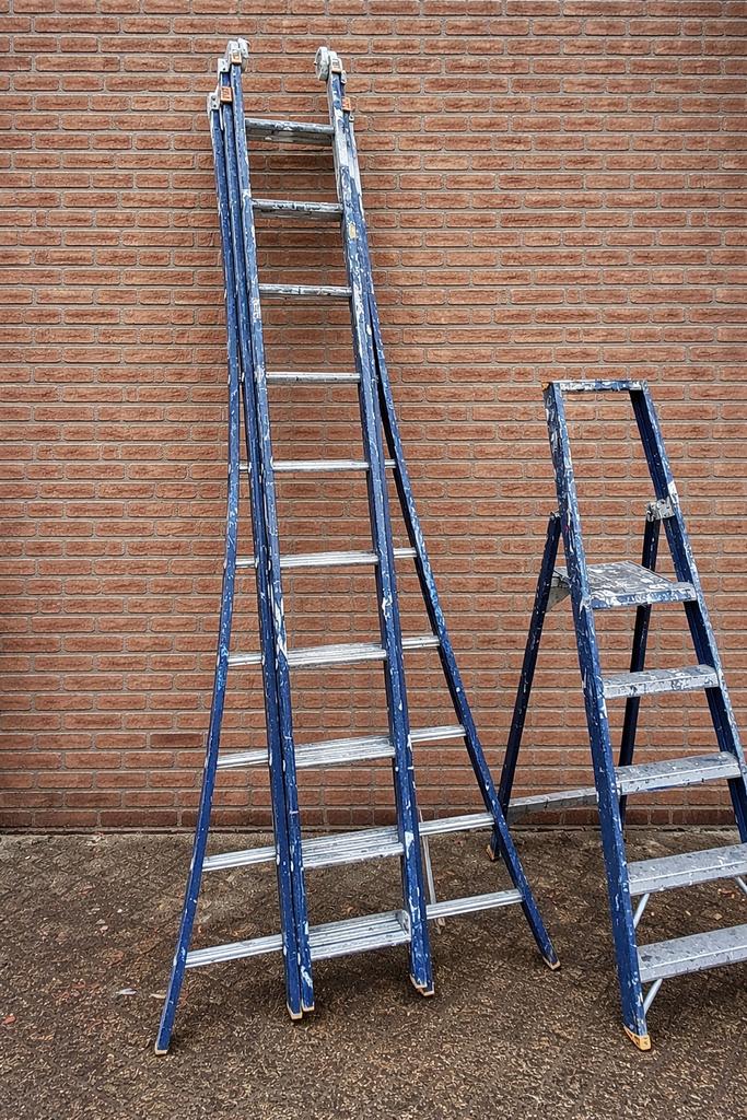 Wienese 3x10 opsteekladder en trap, Doe-het-zelf en Verbouw, Ladders en Trappen, Ophalen, Gebruikt, Ladder, Opvouwbaar of Inschuifbaar