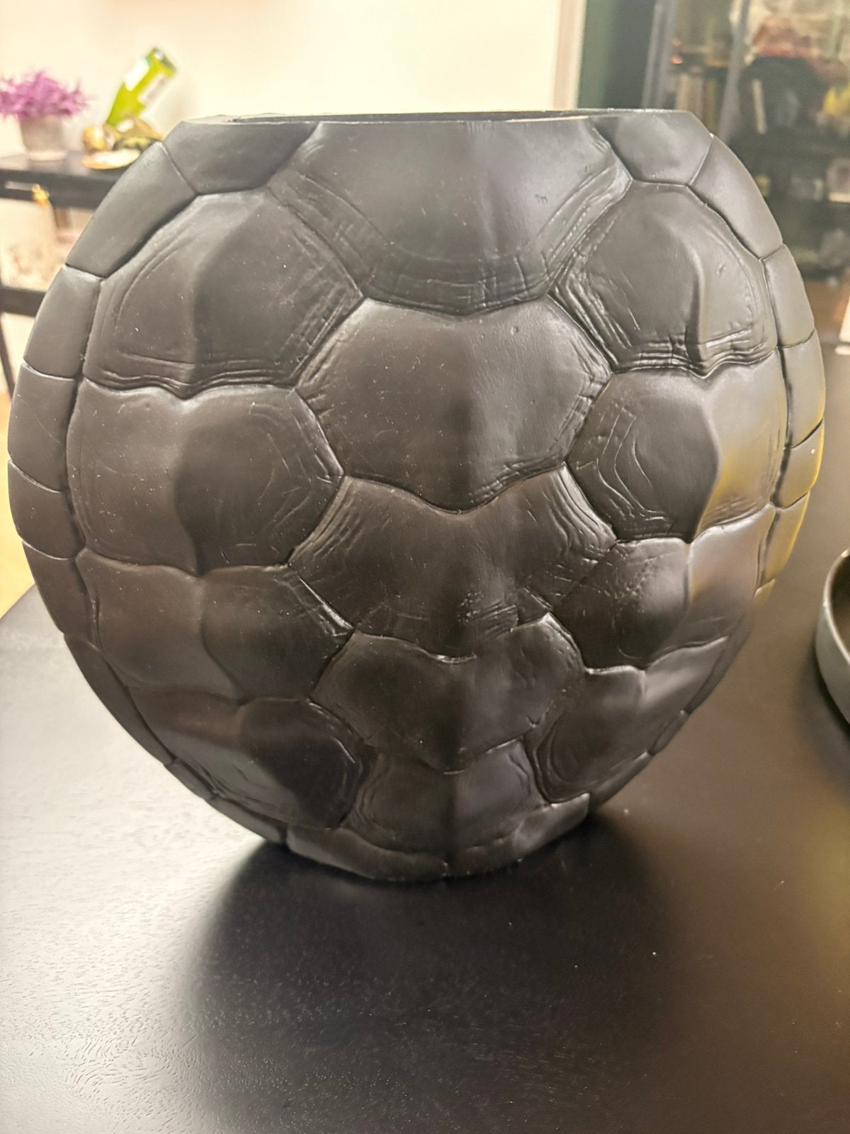 Turtle vaas mat zwart, Ophalen, Rond, Minder dan 50 cm, Zo goed als nieuw