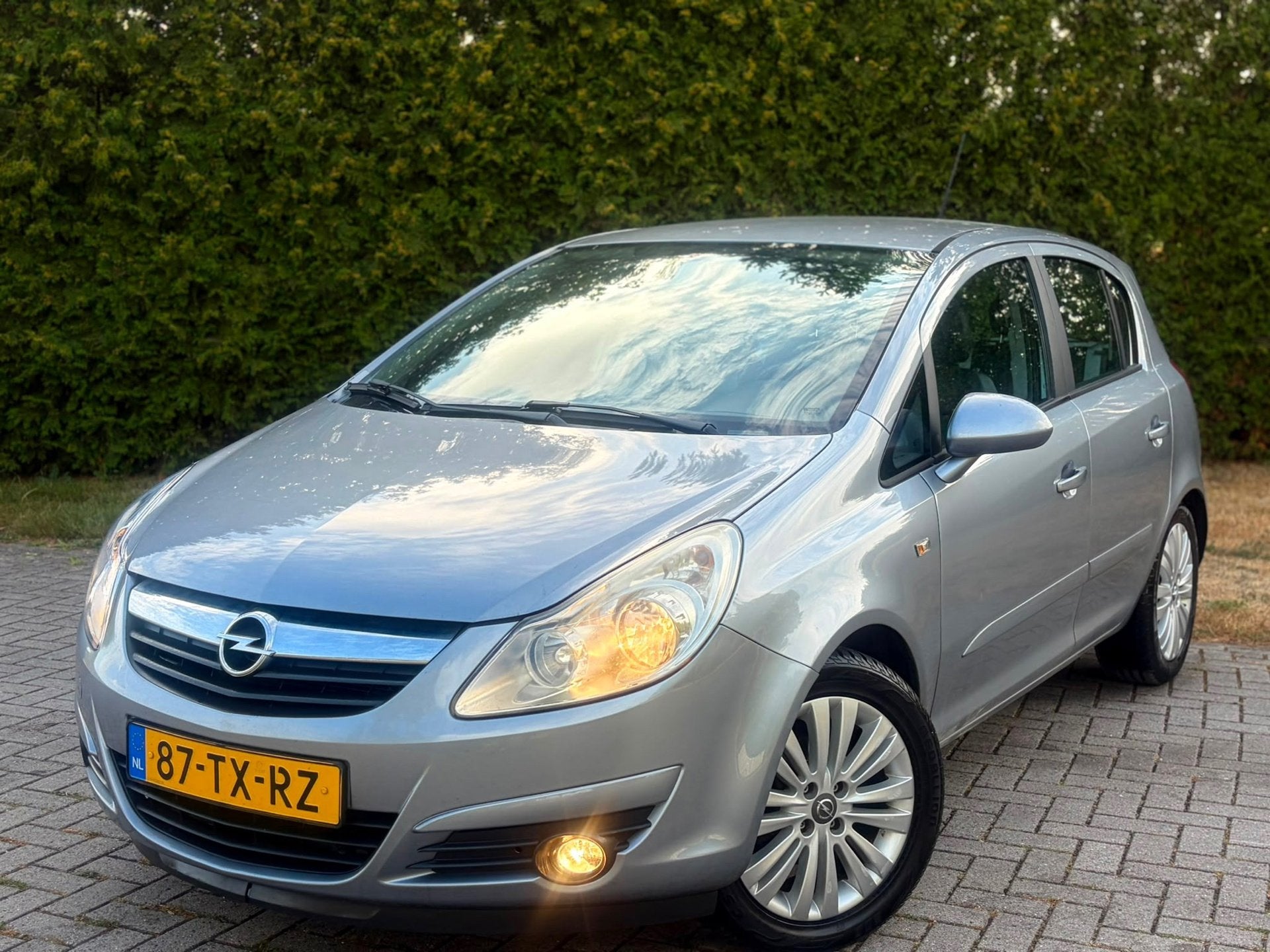 Opel Corsa 1.4-16V Cosmo, Gebruikt, 49 €/maand, Bedrijf, 1364 cc