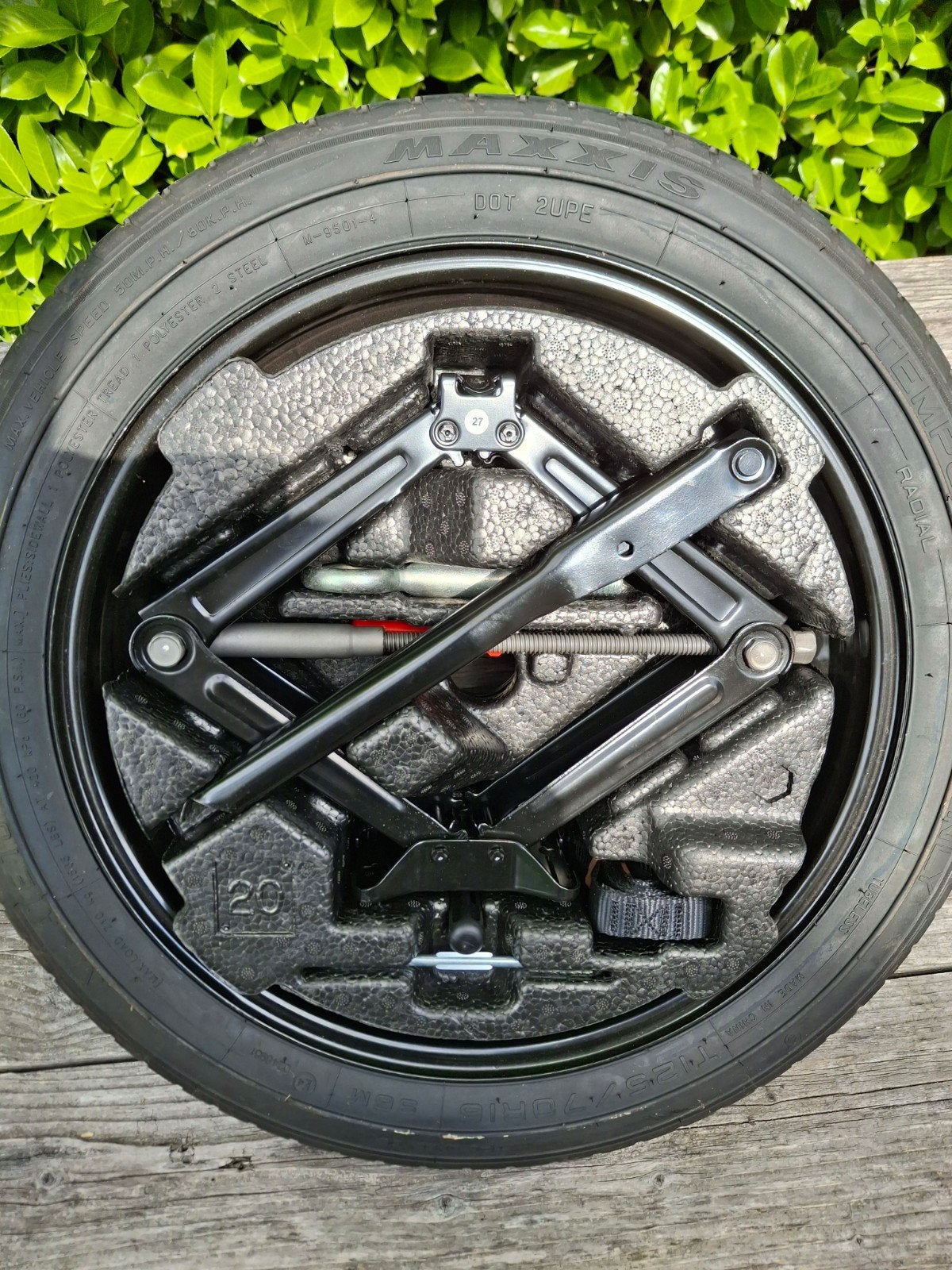 Maxxis thuiskomer met krik en gereedschap, Auto diversen, Ophalen of Verzenden
