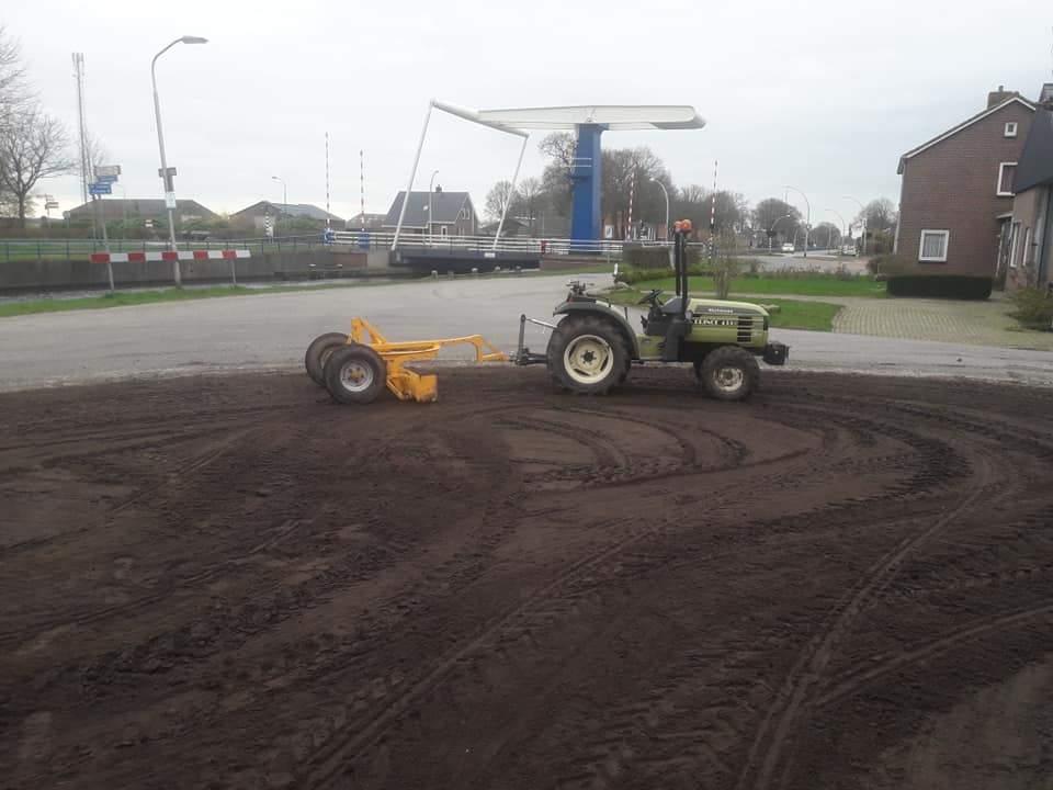 Minitrekker met kilverbak en of vlakraam, Ophalen