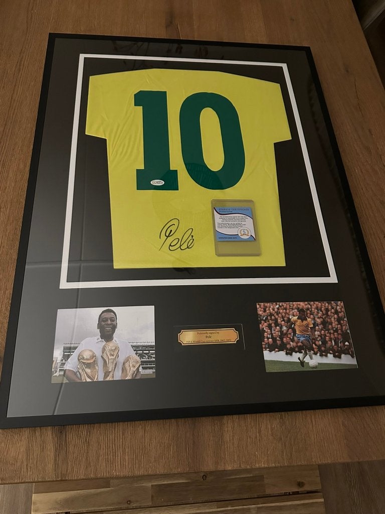 Hand gesigneerd shirt van Pelé met certificaat (COA), Buitenlandse clubs, Shirt, Nieuw, Ophalen of Verzenden