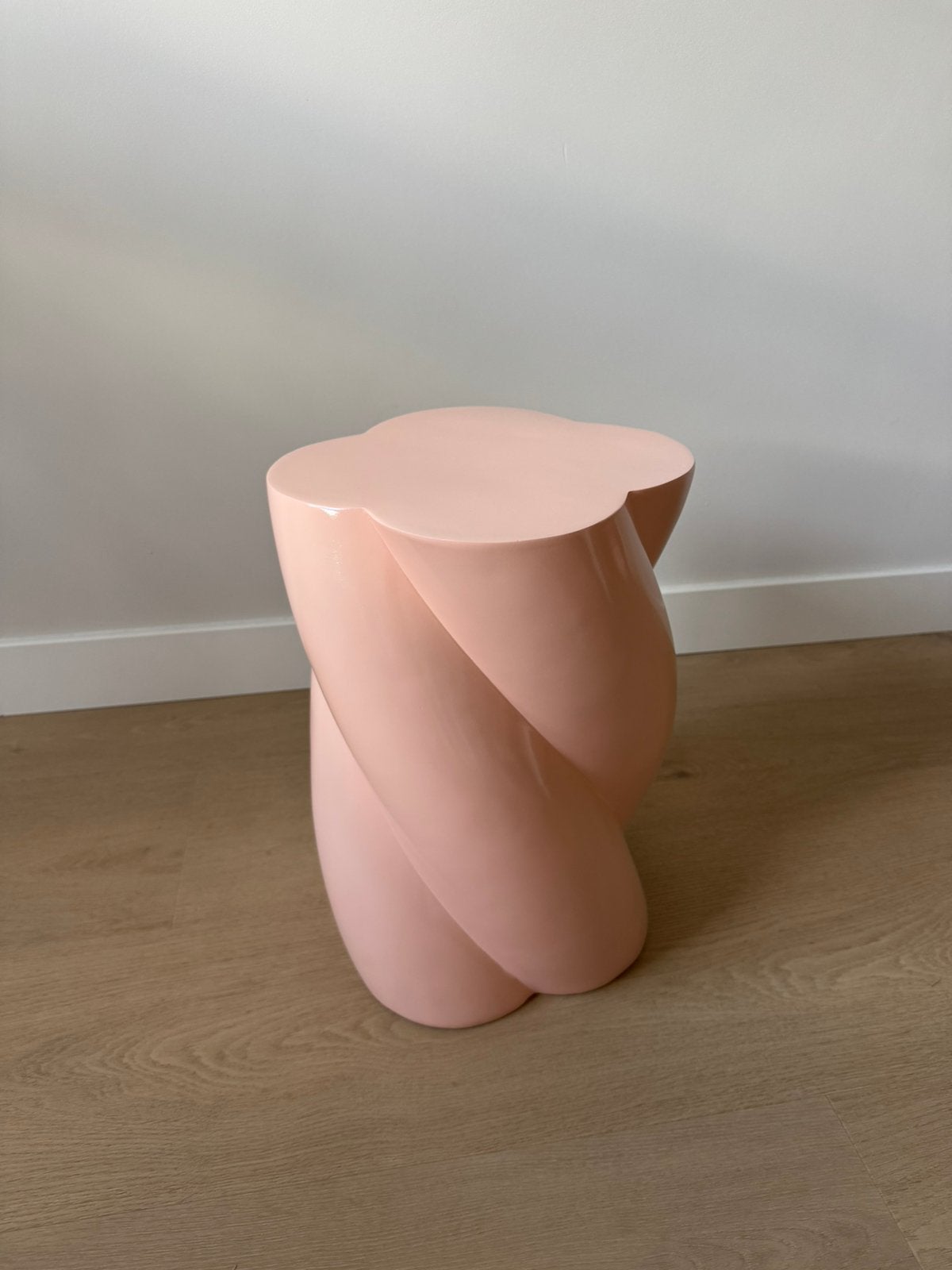 Bijzettafel roze, Minder dan 55 cm, Rond, Zo goed als nieuw, Ophalen