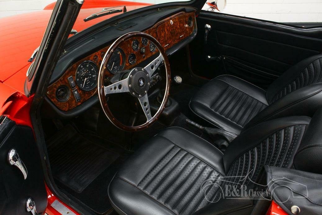 Triumph TR6 | Gerestaureerd | Nieuw lakwerk | 1970, Auto's, Zwart, Cabriolet, Triumph, Handgeschakeld