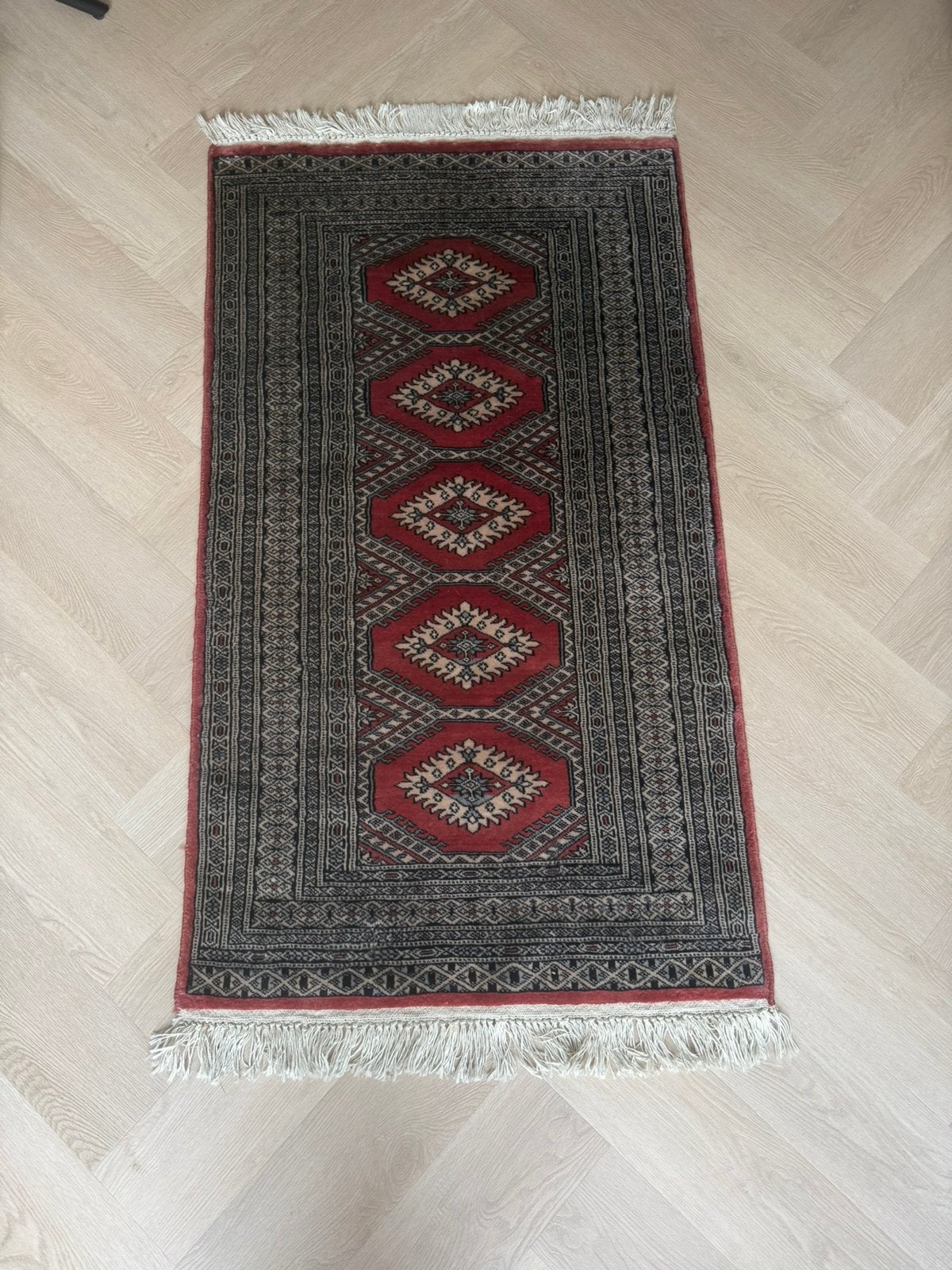 Mooi Perzisch Bokhara tapijt 133x77 cm in mooie staat, Gebruikt, 100 tot 150 cm, Verzenden, 50 tot 100 cm