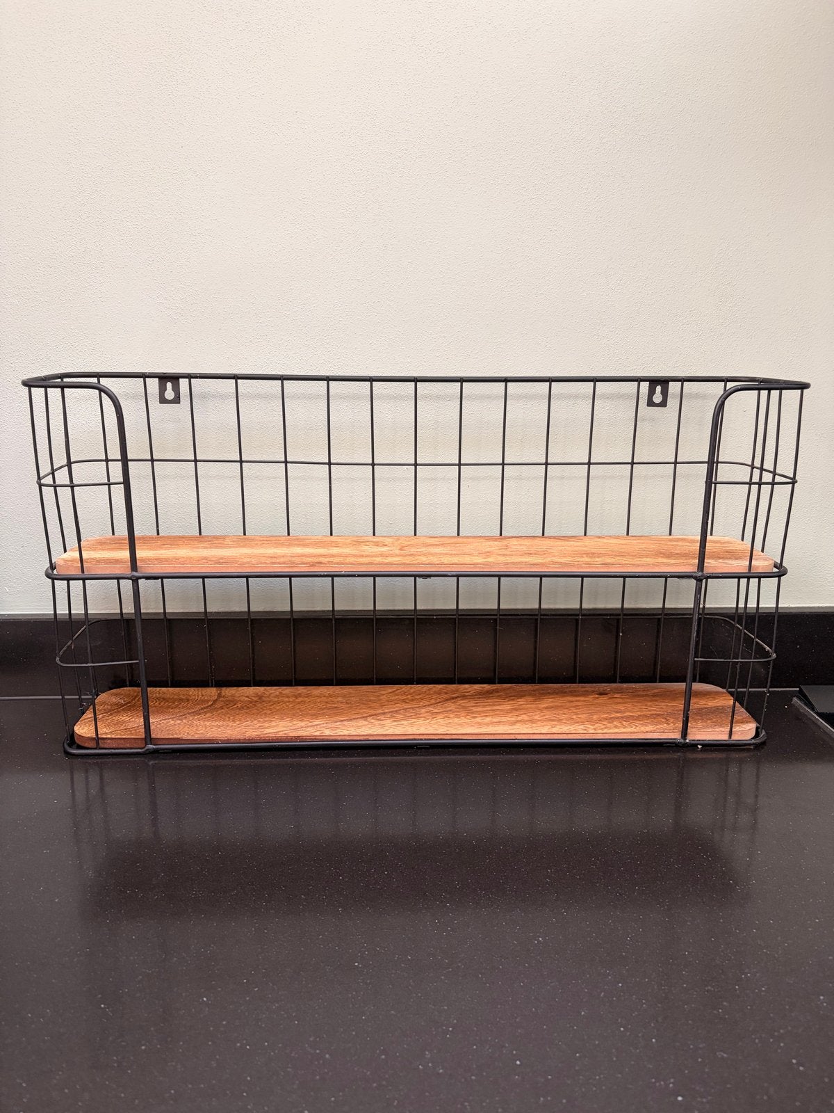 2 Zwart metalen wandrekjes met houten planken, Huis en Inrichting, Woonaccessoires | Wandplanken en Boekenplanken, Ophalen