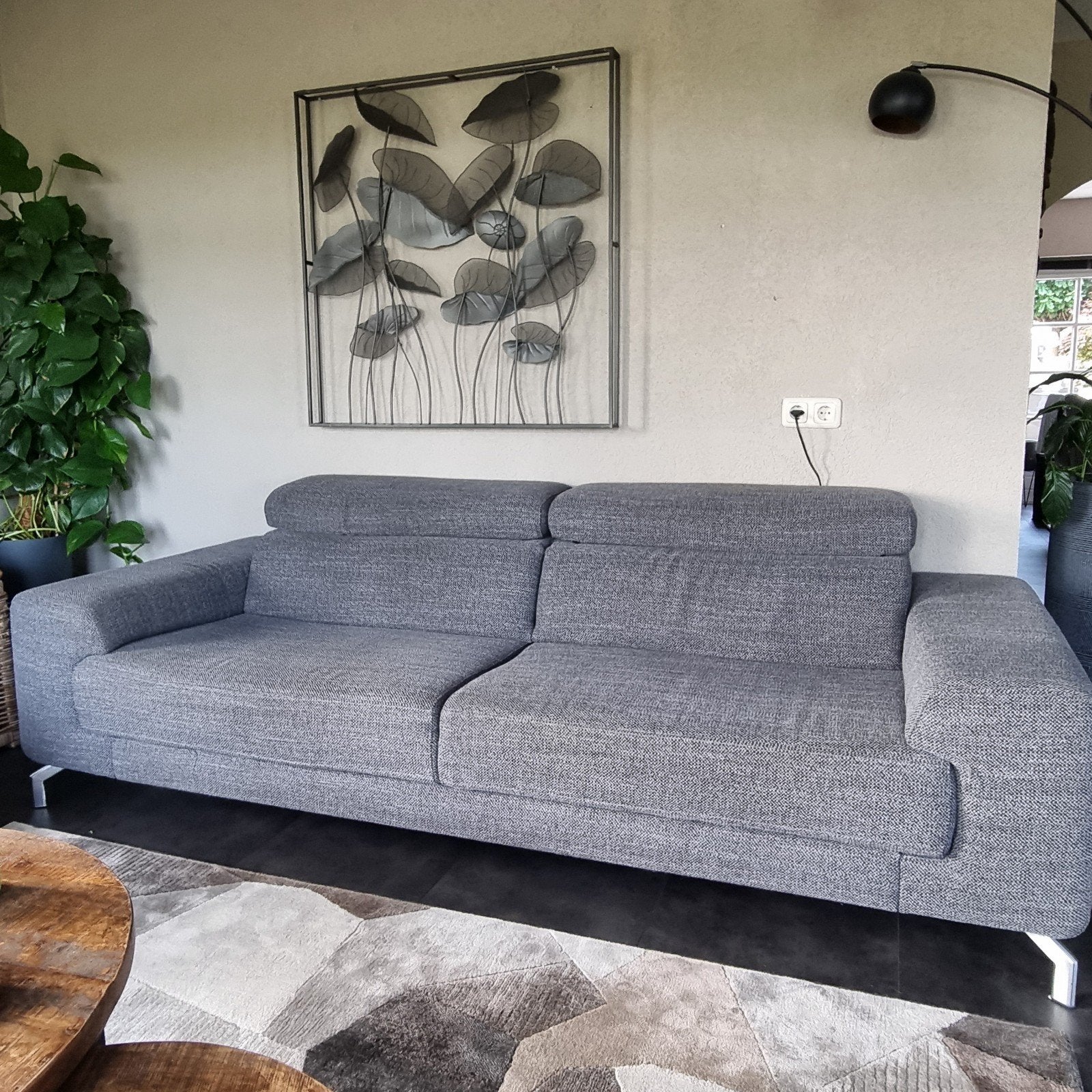 Comfortabele 4-persoons bank met verstelbare hoofdsteunen, Ophalen, Gebruikt, 75 tot 100 cm, Rechte bank