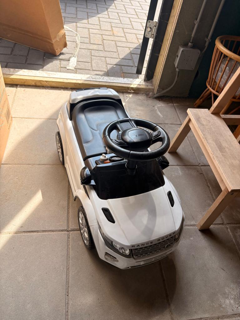 Range Rover Evoque Loopauto voor Kinderen - Wit, Kinderen en Baby's, Ophalen of Verzenden, Gebruikt, Loopvoertuig