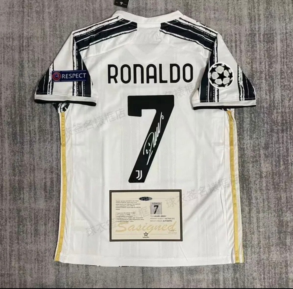 Gesigneerd voetbalshirt van wereldsterren, Maat L, Ophalen of Verzenden, Zo goed als nieuw, Shirt