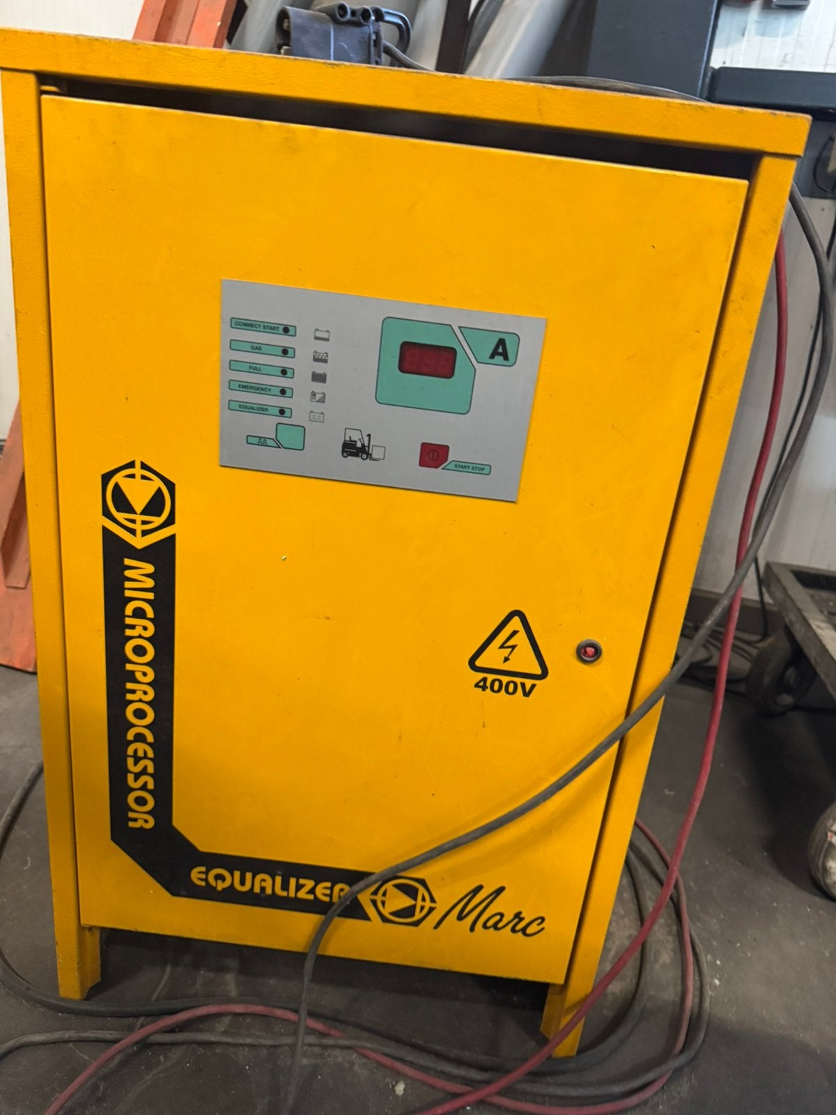 Acculader 400v heftruck, 100 liter of meer, Ophalen of Verzenden, Zo goed als nieuw, 800 liter/min of meer