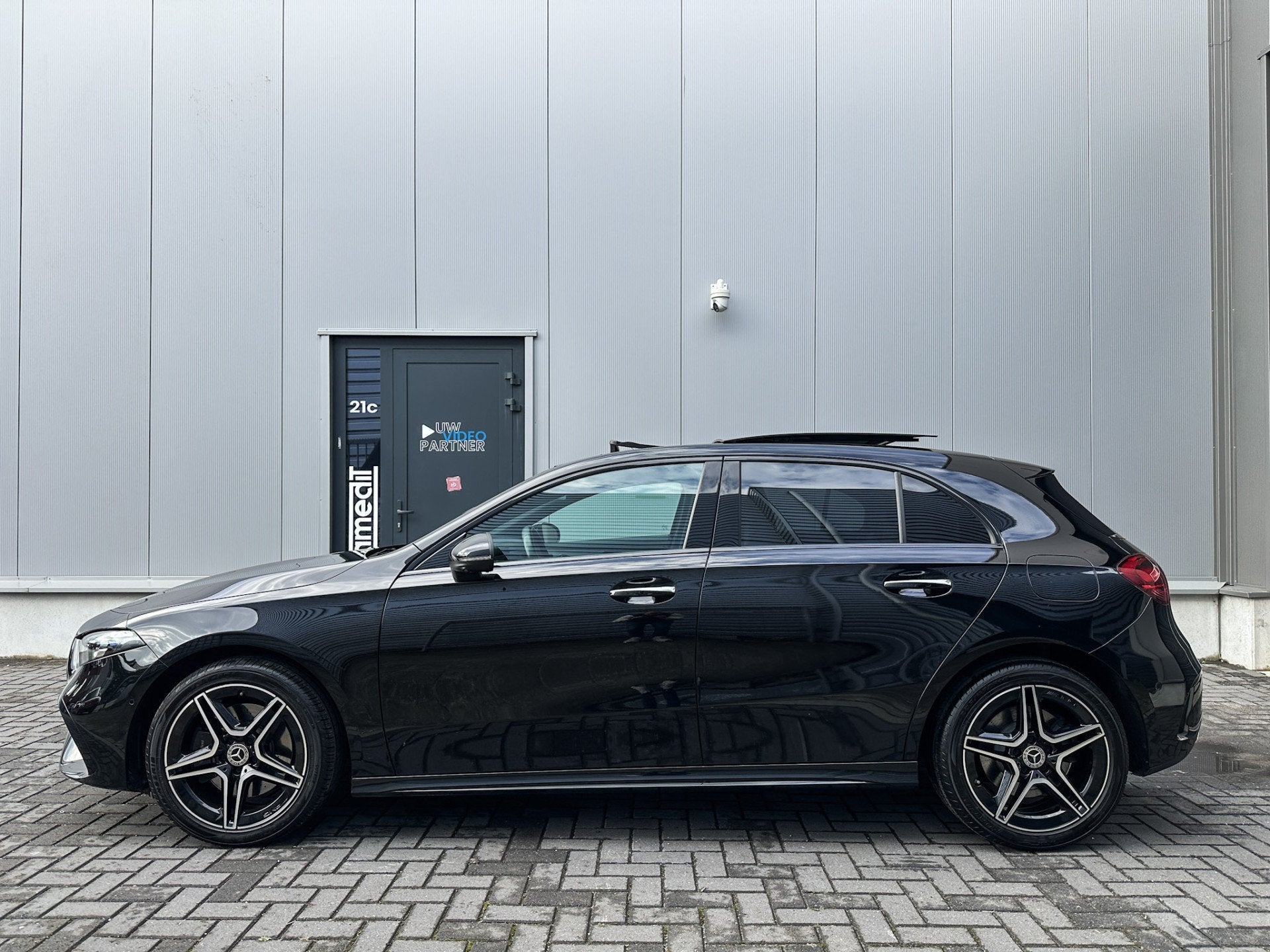 Mercedes-Benz A-Klasse 250 e AMG Line Pano | Memory | Headup, Auto's, Mercedes-Benz, Gebruikt, Euro 6, Automatische klimaatregeling