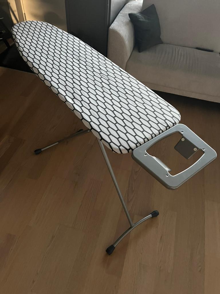 Strijkplank Ikea DANKA (ongebruikt), Witgoed en Apparatuur, Strijkijzers en Strijkplanken, Ophalen, Zo goed als nieuw