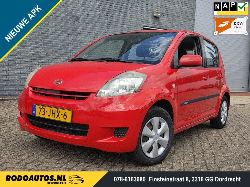 Daihatsu Sirion 2 1.0-12V Premium 5Drs Boekjes 43dkm ✅, Auto's, Daihatsu, Gebruikt, Elektrische ramen, Bedrijf, Handgeschakeld