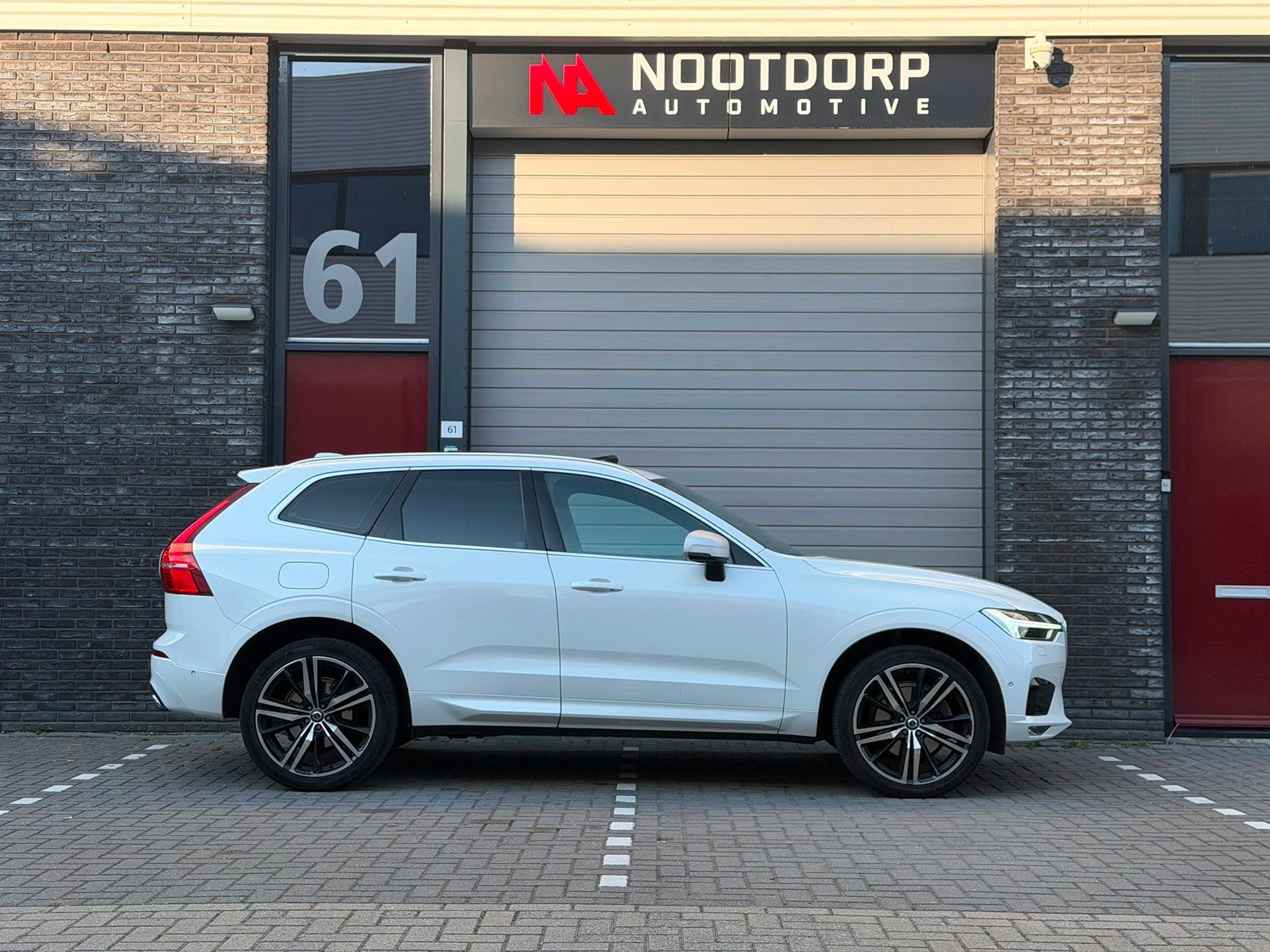Foto 8 van Volvo XC60 2.0 T6 AWD Inscription PANO/HUD/B&W/360/MEMORY/VO