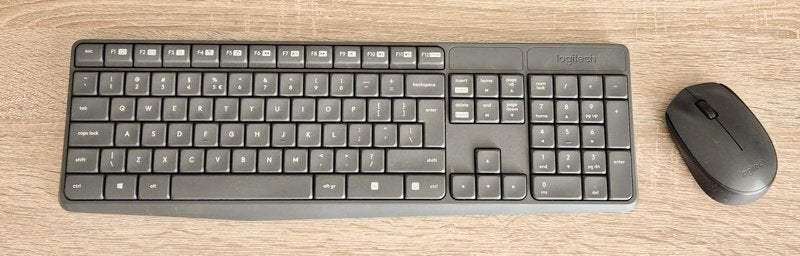 Logitech toetsenbord met muis draadloos Bluetooth MK235, Toetsenbord en muis-set, Ophalen of Verzenden, Zo goed als nieuw, Draadloos