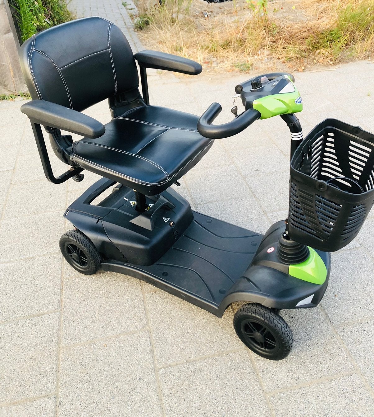 2x Opvouwbare / inklapbare scootmobiel demontabel met 4wiel, 10 km/u of minder, Ophalen of Verzenden, Zo goed als nieuw, Mango