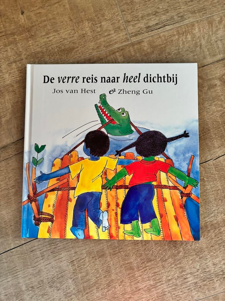 De verre reis naar heel dichtbij - Jos van Hest & Zheng Gu, Ophalen of Verzenden, Zo goed als nieuw, Fictie algemeen