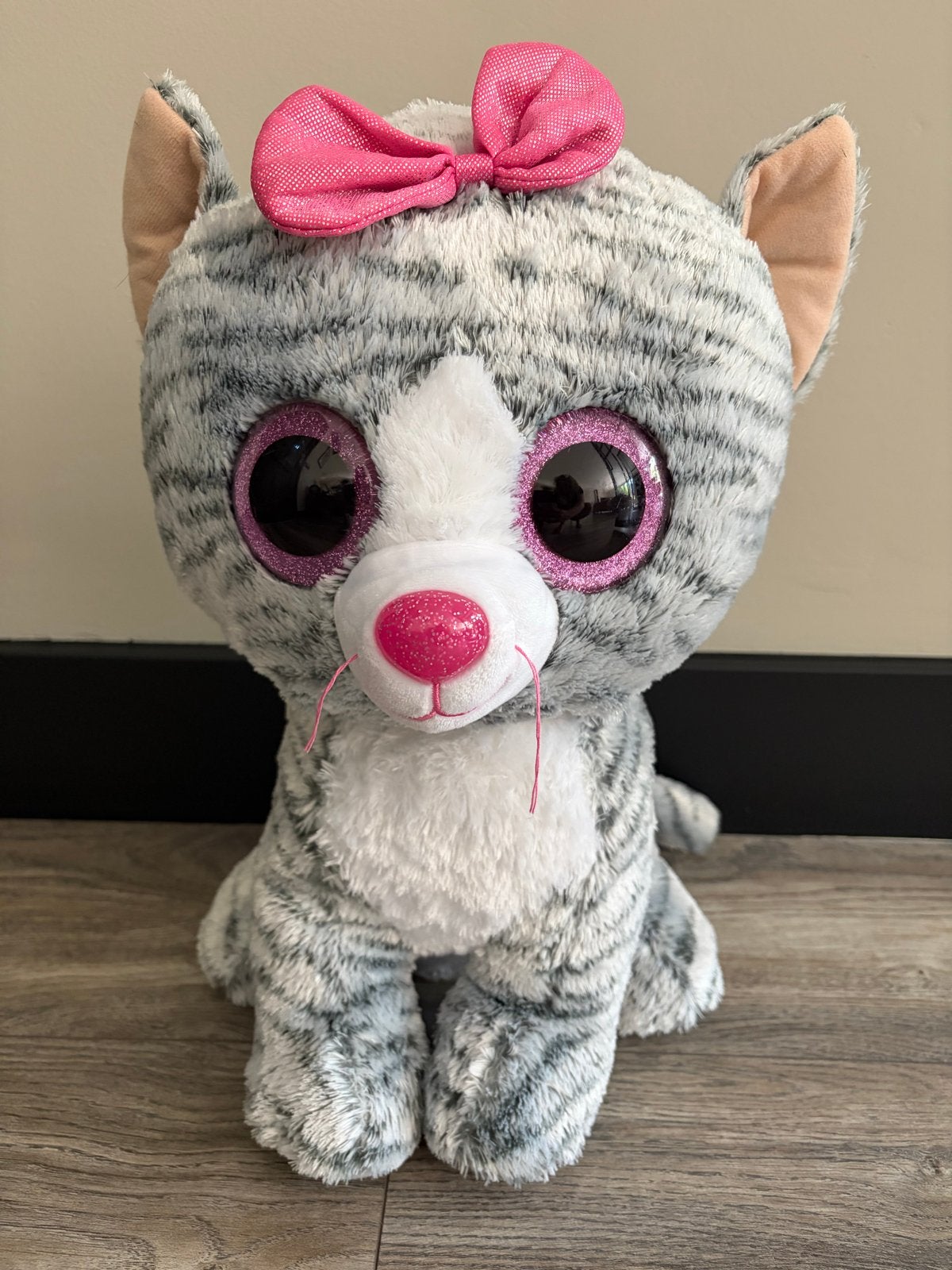Ty Beanie Boo's Kiki de Kat - Zo goed als nieuw, Grijs, Ophalen of Verzenden, Zo goed als nieuw, Met kleding of accessoire
