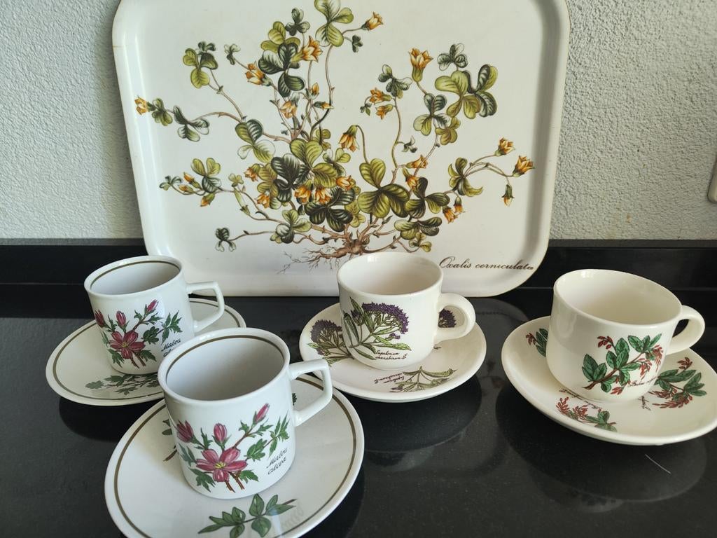 Vintage Retro dienblad met kop en schotels wild bloemen, Ophalen of Verzenden, Huis en Inrichting