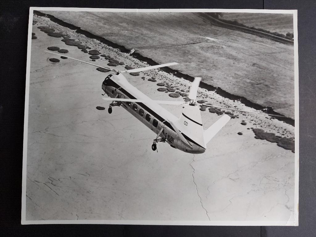 Originele foto van een Bristol 173 helikopter (F809), Ophalen of Verzenden, Gebruikt, Kaart, Foto of Prent