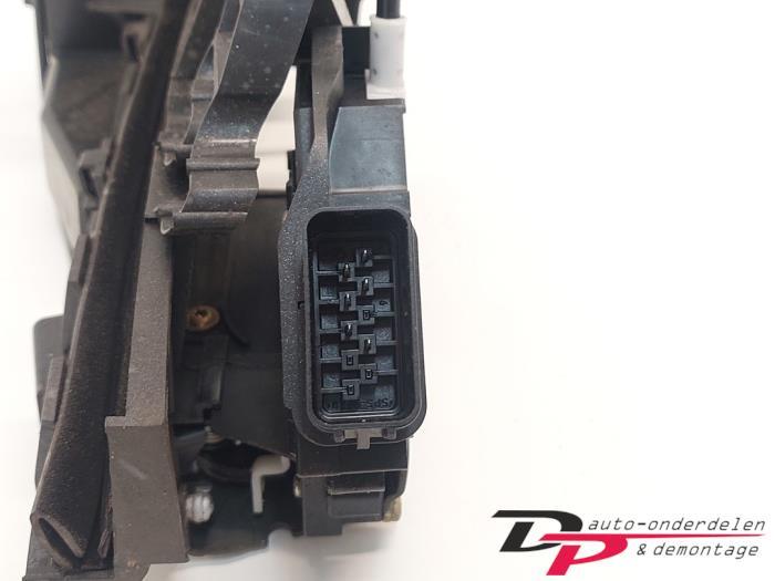 Deurslot Mechaniek 4Deurs rechts-voor van een Ford Focus, Gebruikt, -, -, Ophalen of Verzenden