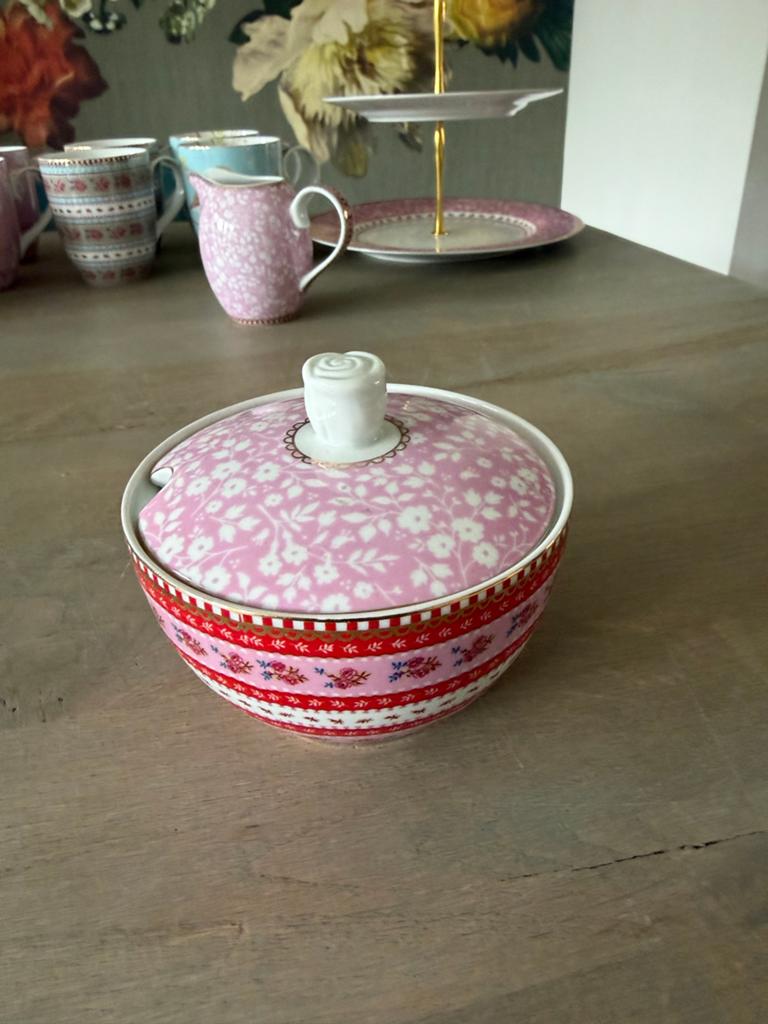 Pip studio servies 14 delig etagere melk suiker en 11 mokken, Huis en Inrichting, Keuken | Servies, Ophalen, Zo goed als nieuw