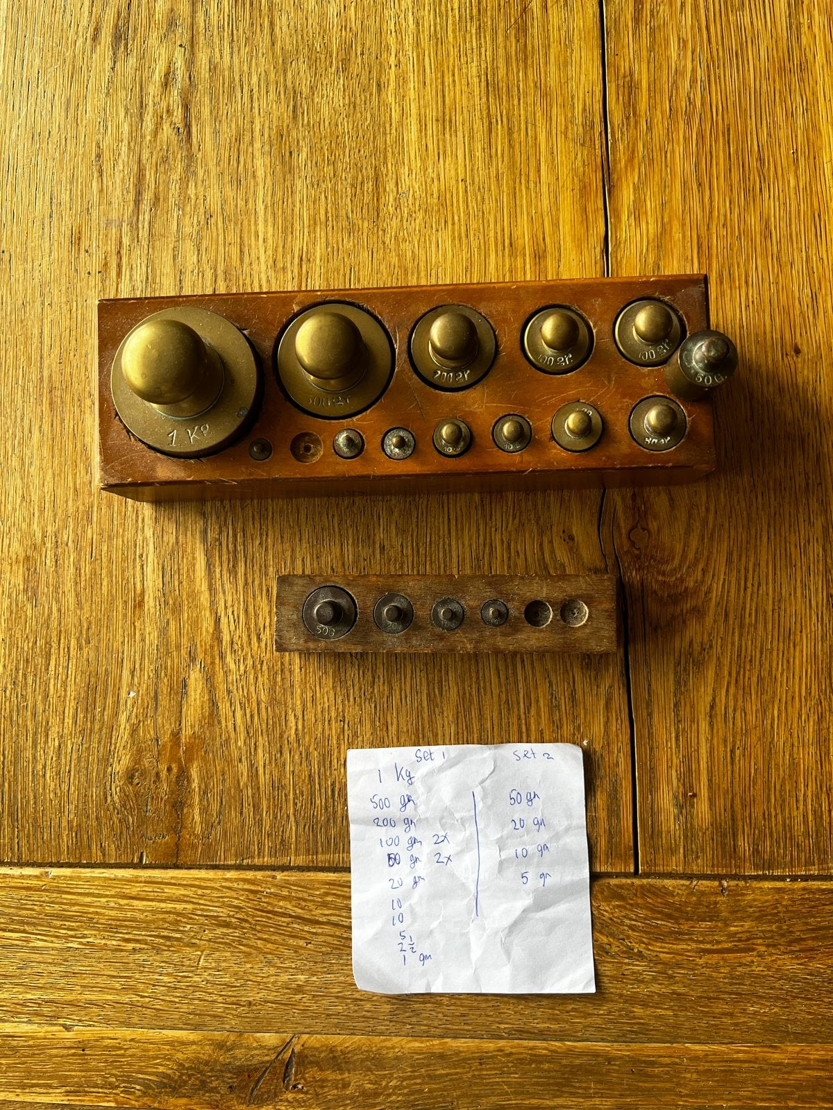 Antieke messing gewichten set in houten kist, Ophalen