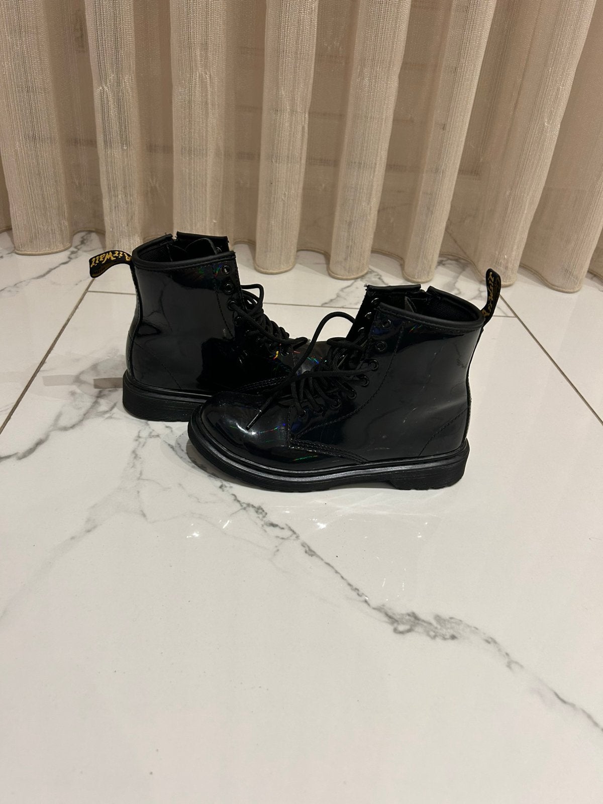 Dr martins, Kleding | Dames, Ophalen of Verzenden, Zo goed als nieuw, Zwart