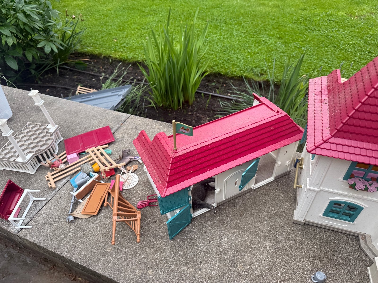 Groot Schleich poppenhuis met manege / ambulance, Kinderen en Baby's, Speelgoed | Overig, Ophalen of Verzenden, Gebruikt, Jongen of Meisje