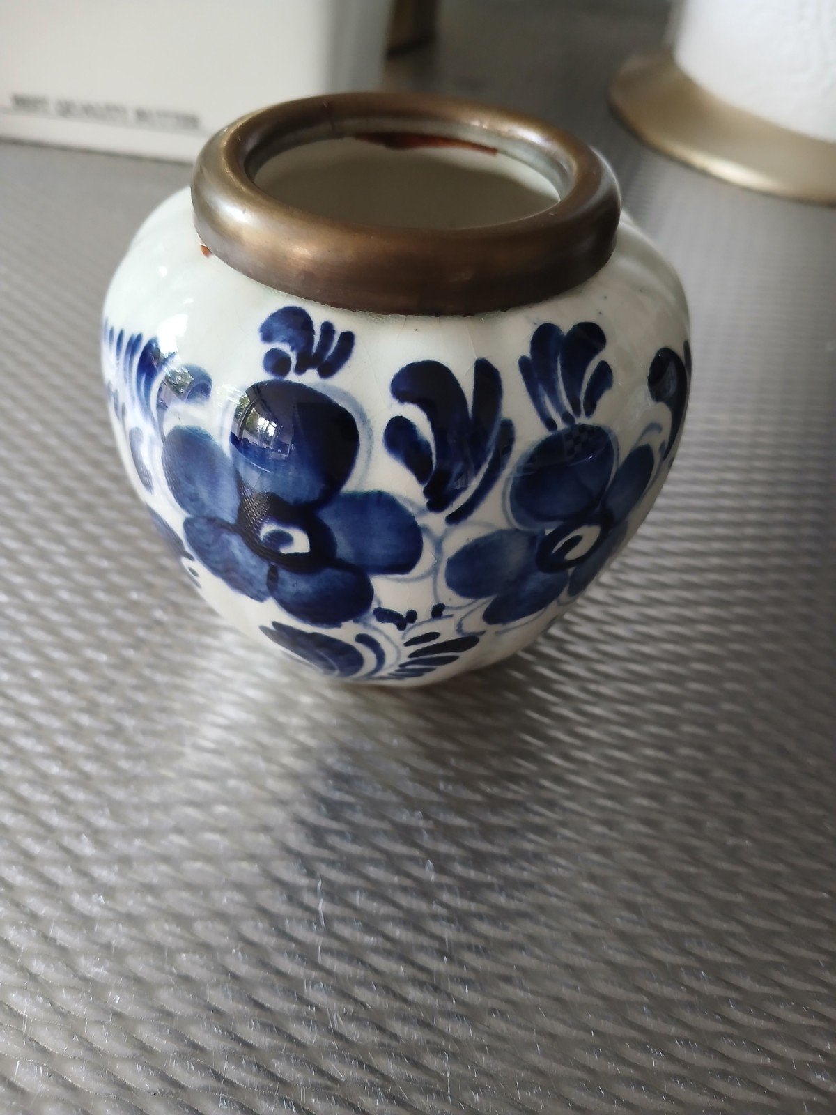 Antiek Delfts Blauw Lepelvaasje met Bronzen Rand, Antiek en Kunst, Ophalen of Verzenden