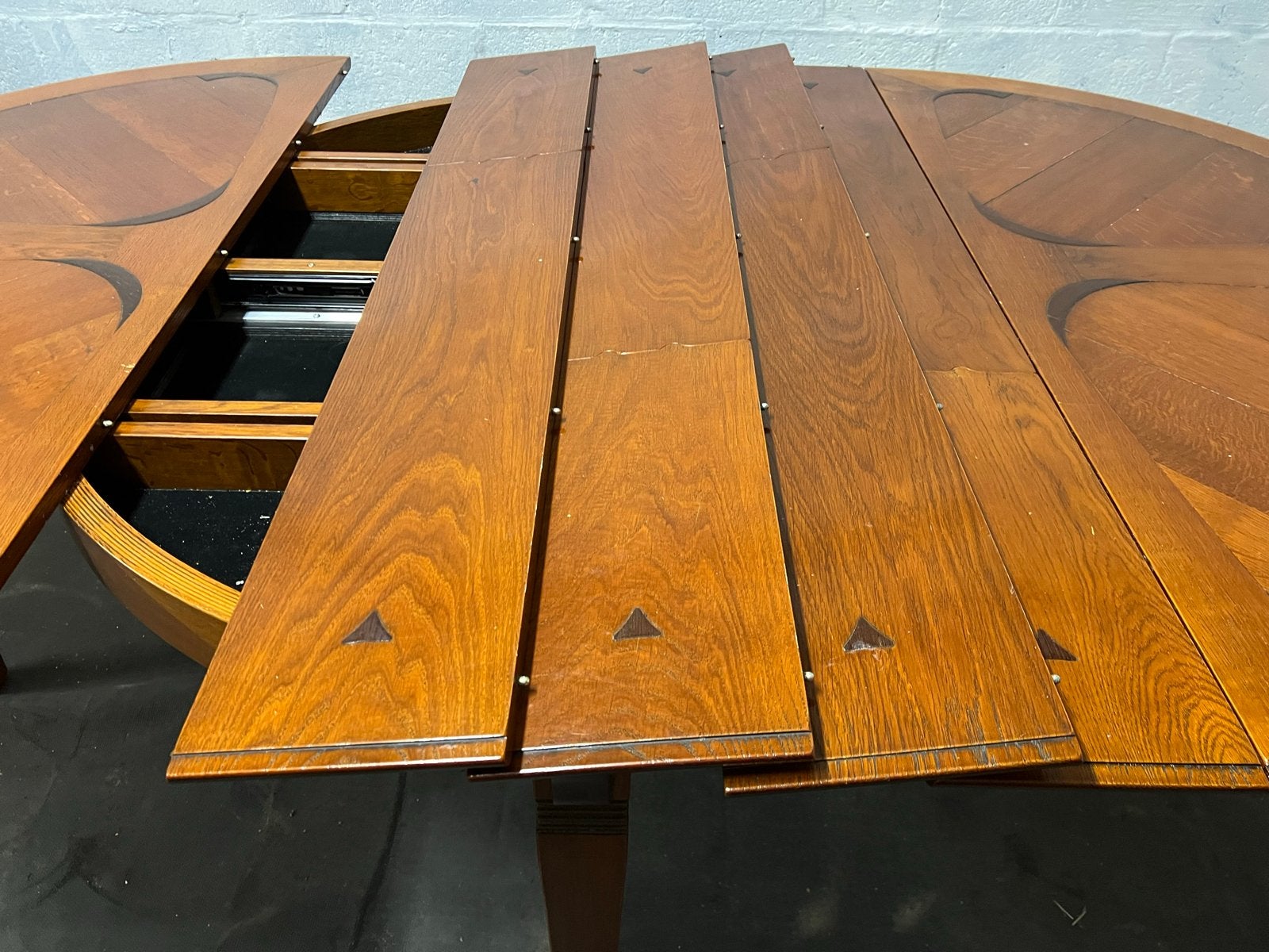 Schuitema Jugendstil Eetkamertafel Uitschuifbaar, Ophalen