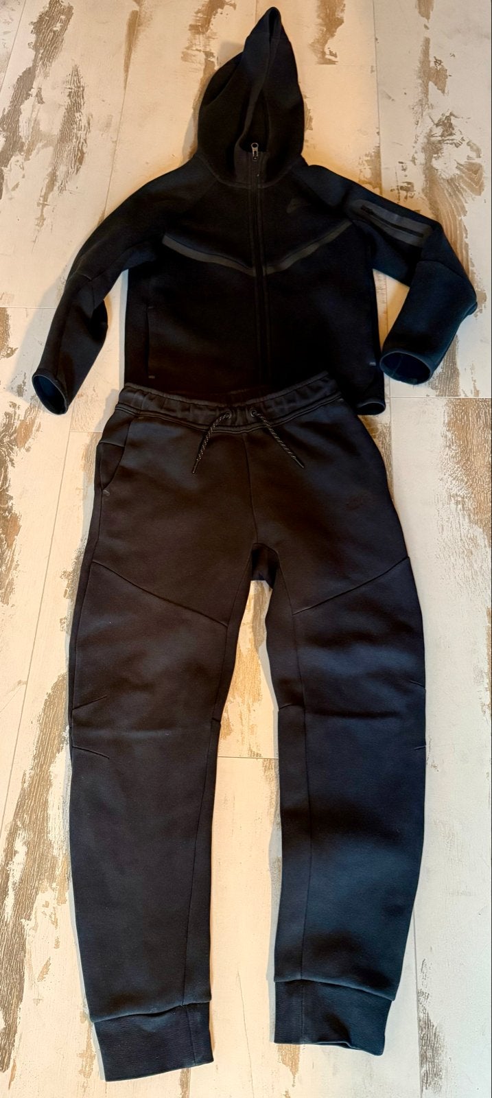 Nike Tech Fleece Trainingspak Zwart - Maat 147-158, Fitness, Zwart, Overige maten, Ophalen of Verzenden