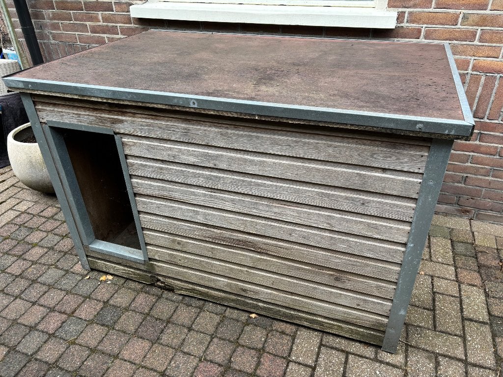 Geïsoleerd hondenhok met tochtbescherming, Dieren en Toebehoren, Hondenhokken, Gebruikt, Hondenhok, 65 tot 100 cm, 110 cm of meer