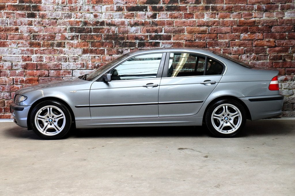 BMW 3 Serie Sedan 318i Special Executive Automaat / Climate, Automaat, Achterwielaandrijving, 680 kg, Bedrijf