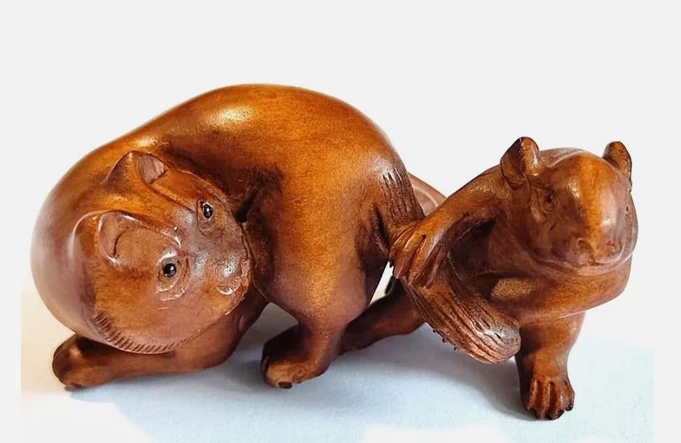 Houten Netsuke van een Kat met een muis, Verzamelen, Ophalen of Verzenden, Nieuw, Hond of Kat, Beeldje of Figuurtje