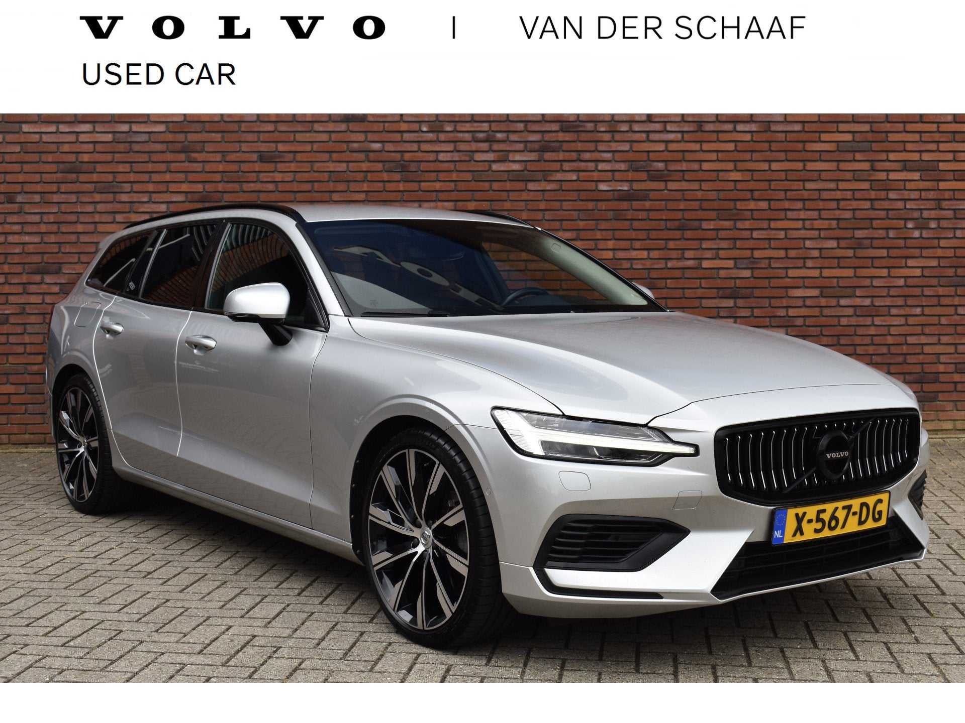 Volvo V60 T8 408PK Twin Engine AWD Inscription | IntelliSafe, Automaat, 12 maanden, 4 cilinders, Automatische klimaatregeling