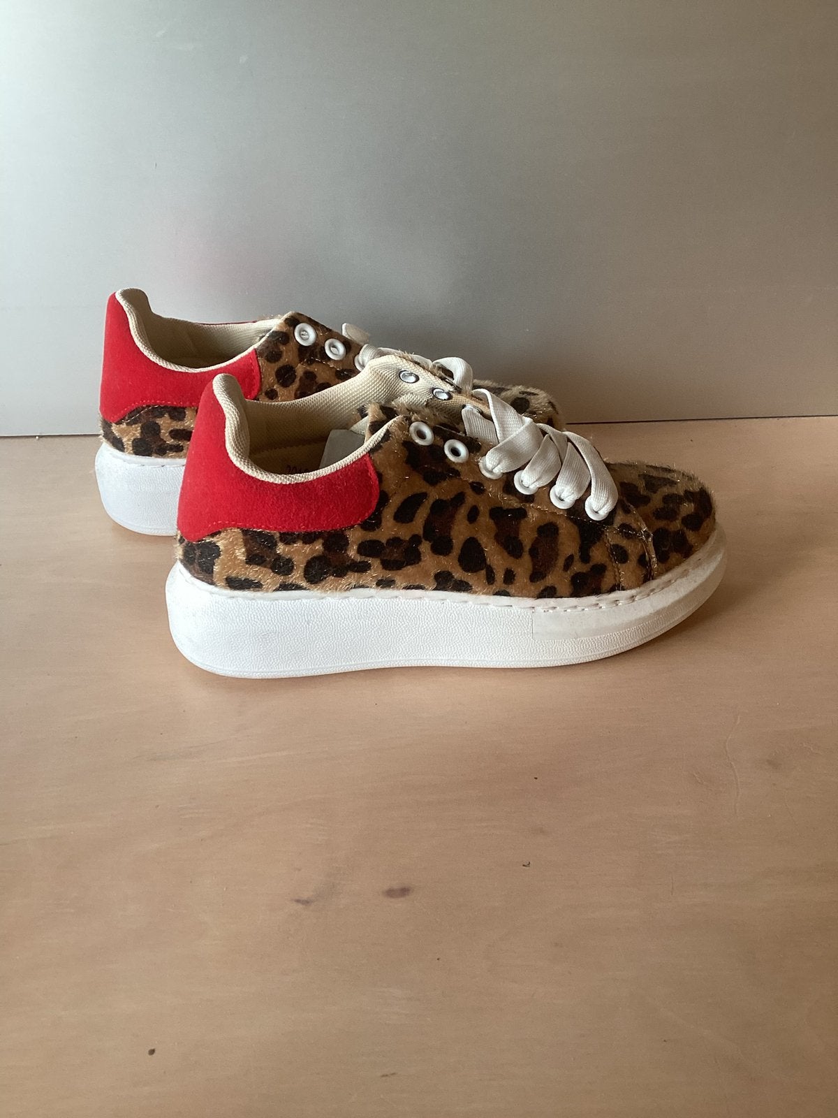 Sneakers Panterprint maat 36, Bruin, Nieuw, Ophalen of Verzenden, Sneakers of Gympen