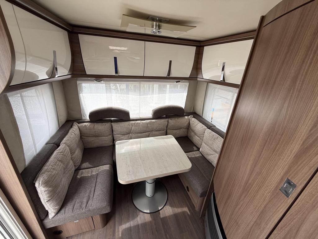 Bürstner Averso Top 475 TL Verkocht, Caravans en Kamperen, Rondzit, Schokbreker, Bedrijf, Bürstner