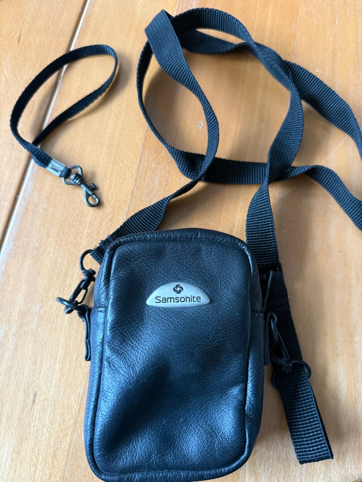 Samsonite fototasje voor camera 12x7 cm, Schouderband, Hoes, Samsonite, Ophalen of Verzenden