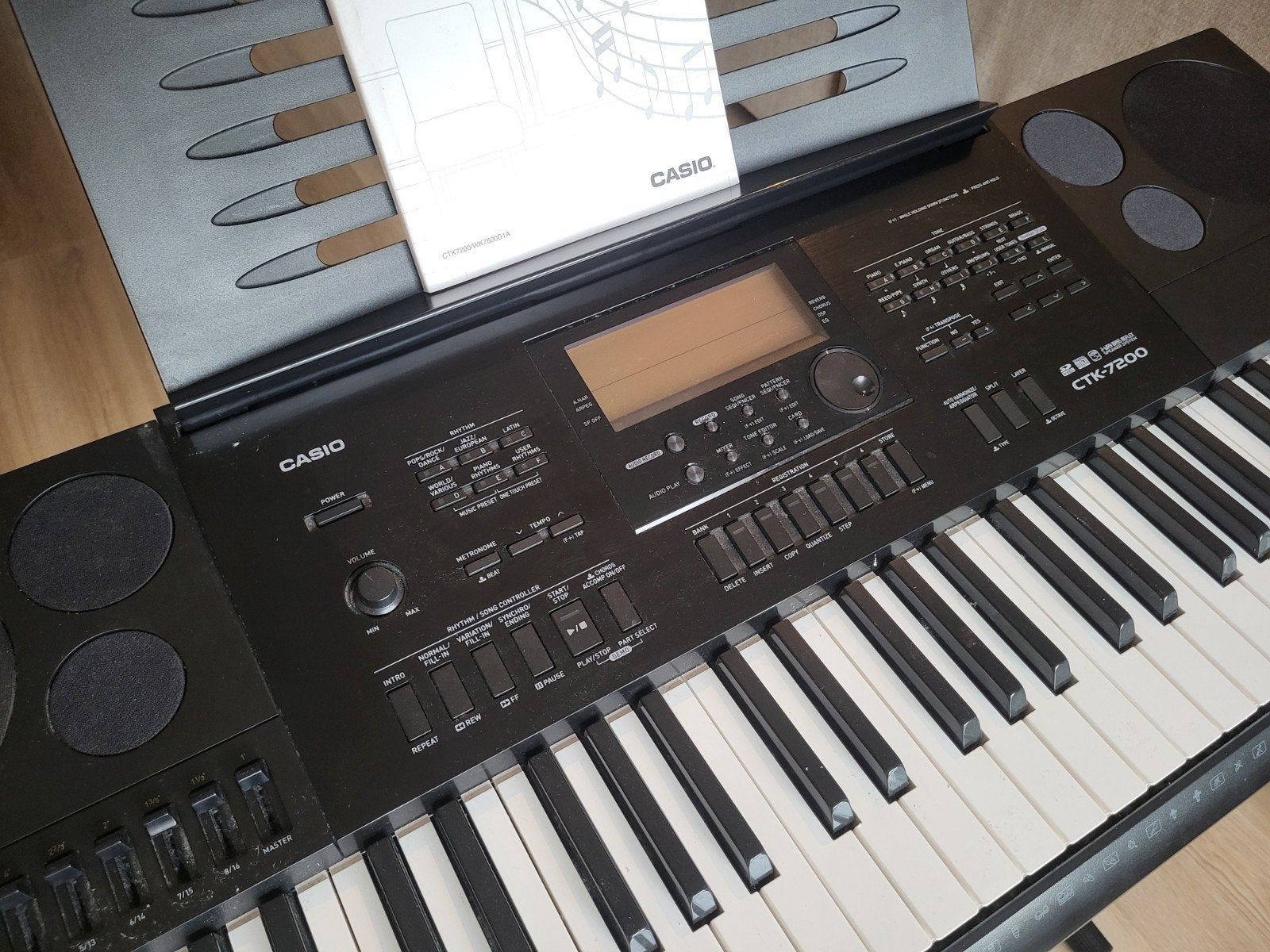 Casio CTK-7200 Keyboard met afdekhoes en Innox standaard, Ophalen of Verzenden