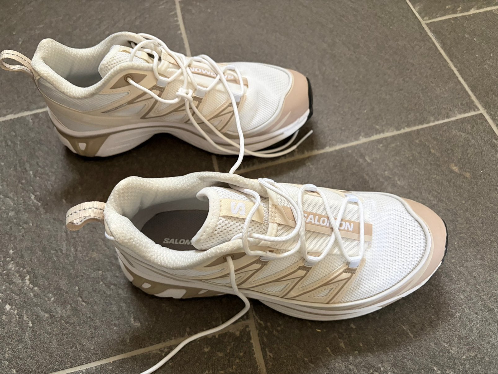 Salomon XT 6 expanse unisex sneaker, Kleding | Dames, Ophalen of Verzenden, Zo goed als nieuw, Wit, Sneakers of Gympen