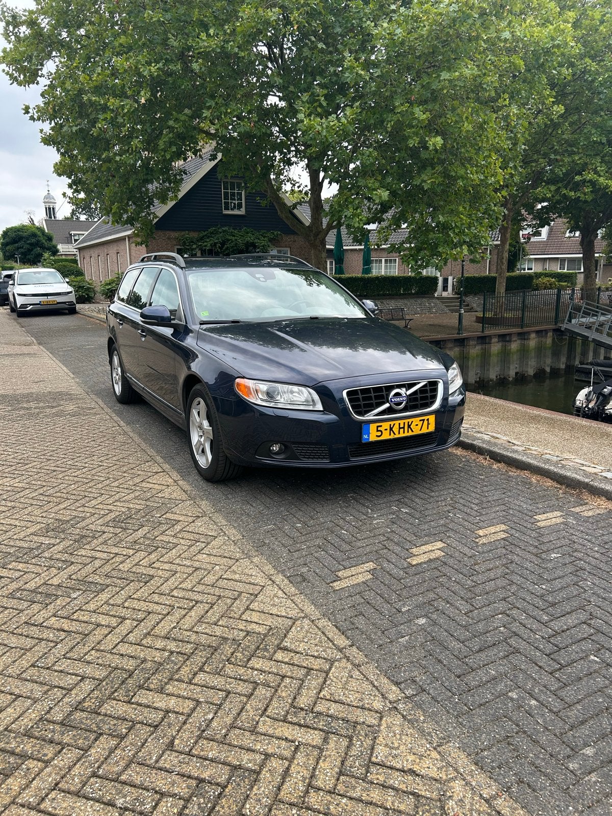 Volvo V70 T4 132KW Aut. 2013 Blauw, 1596 cc, 1503 kg, 4 cilinders, Stationwagon