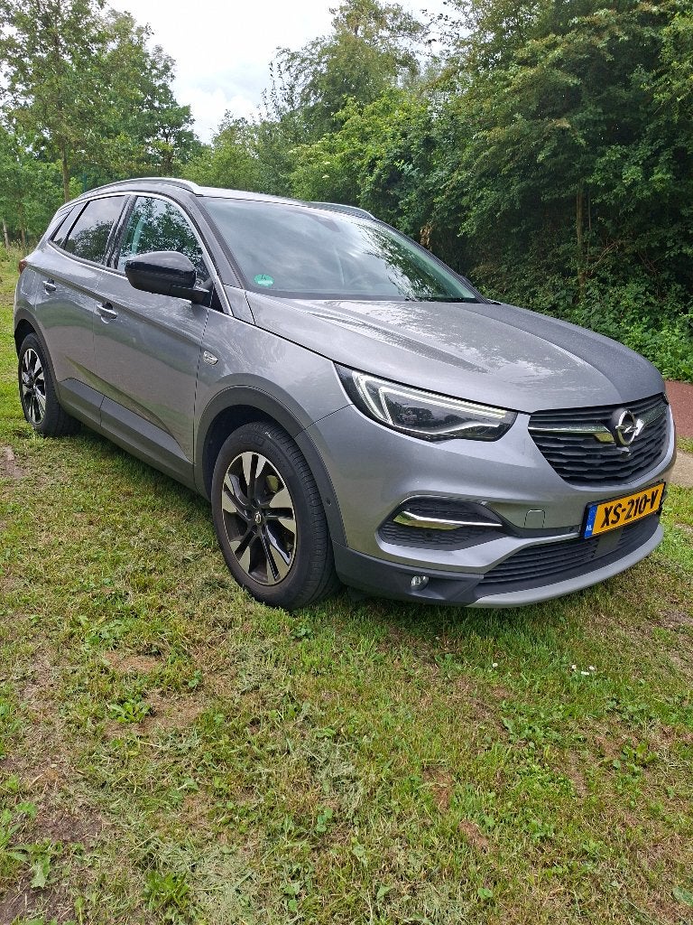 Opel Grandland X 1.2 Turbo 130pk S&S 2019 Ultimate, 360 cam, Voorwielaandrijving, 15 km/l, Zwart, 1199 cc